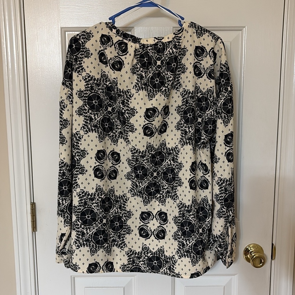 Wonderly Boho Black and Cream Patterned Top - Picture 3 of 5
